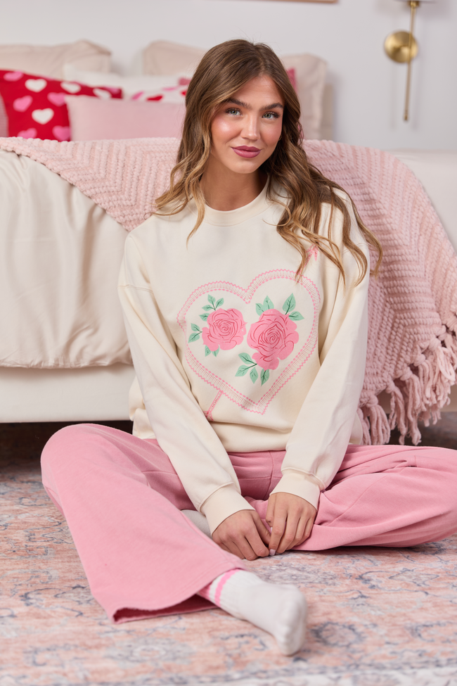 Heart Arrow Cream Graphic Sweatshirt